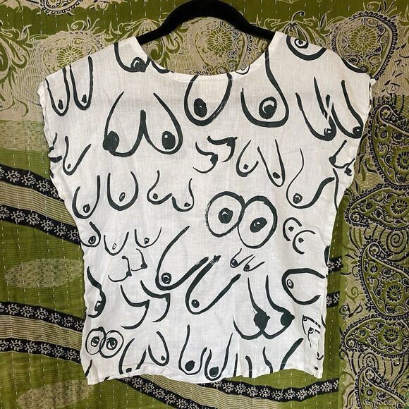 Gravel & Gold White/ Green Linen Boobs Print Taurus Top Size Small - Picture 10 of 14